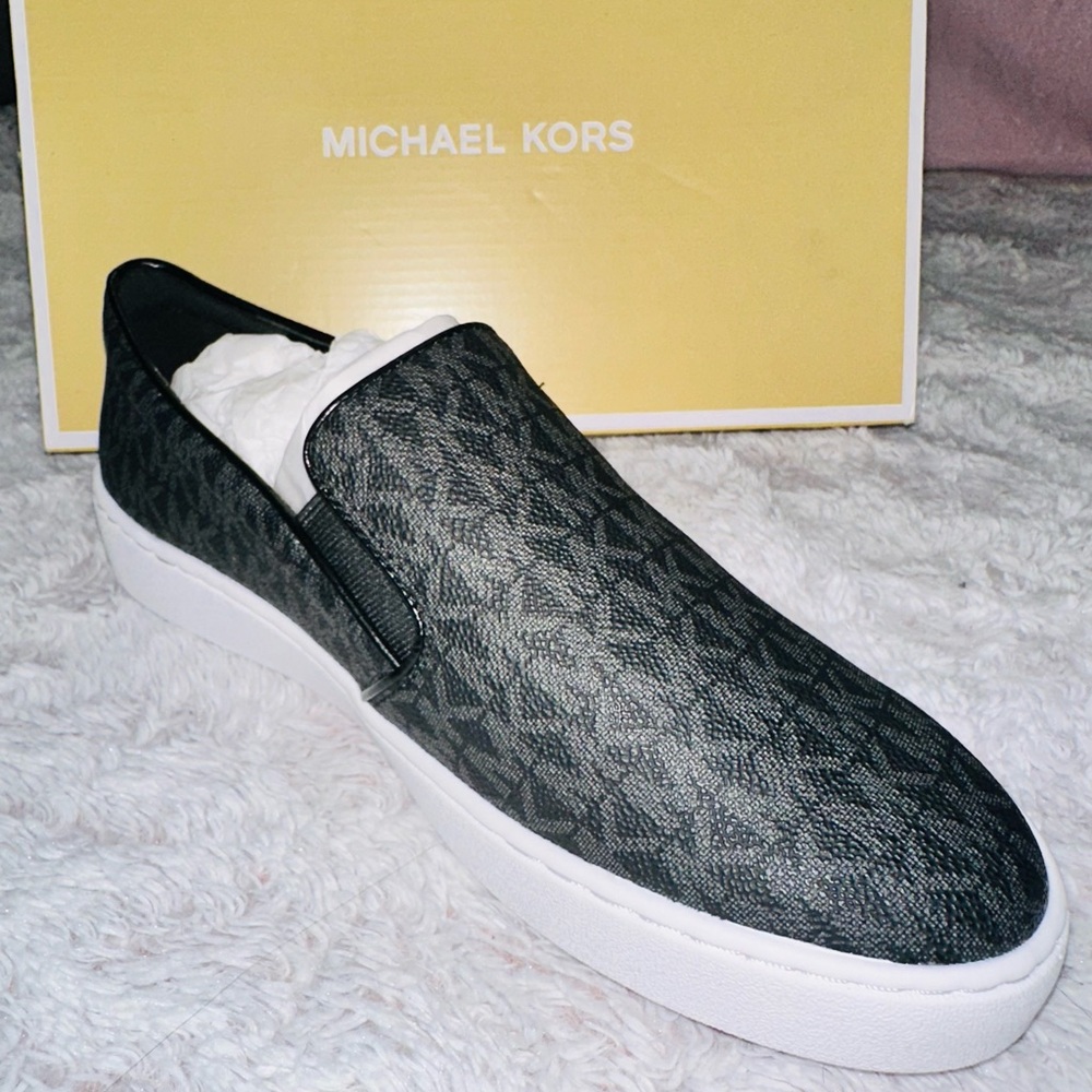 8M Michael Kors Black Slip Ons